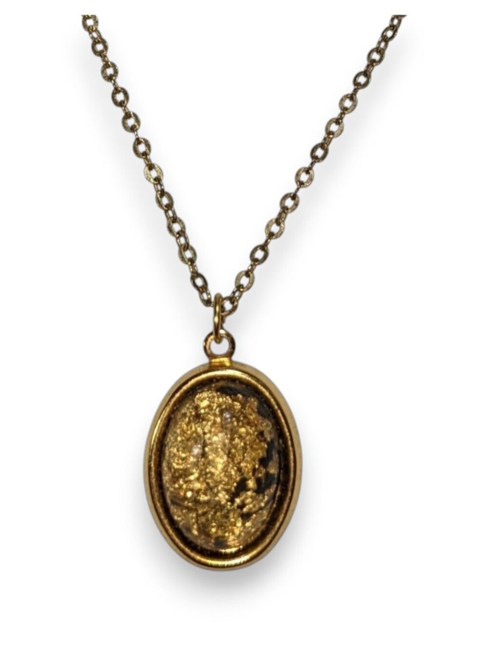 Vintage Dark Romantic Resin Gold Black Oval Pendant Necklace 18 Inch